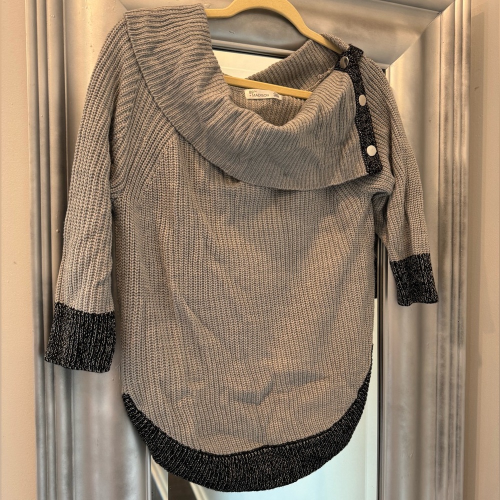 This stylish 89th & Madison Sweater will fit perfectly into your fall wardrobe!